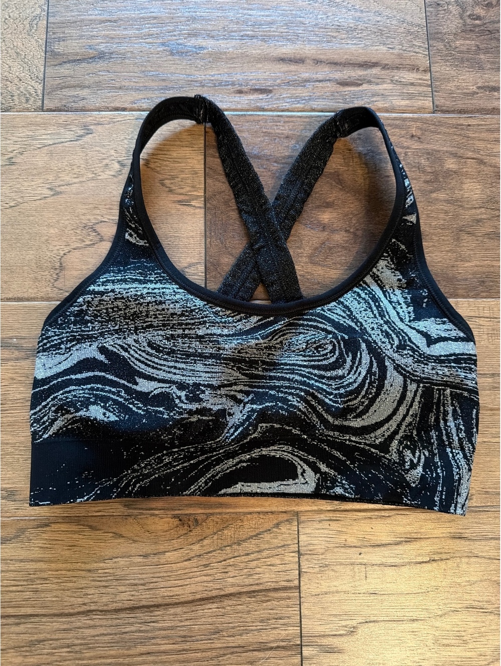Athleta Women's Medium Black and Gray Marble Pattern Sports Bra with Crisscross